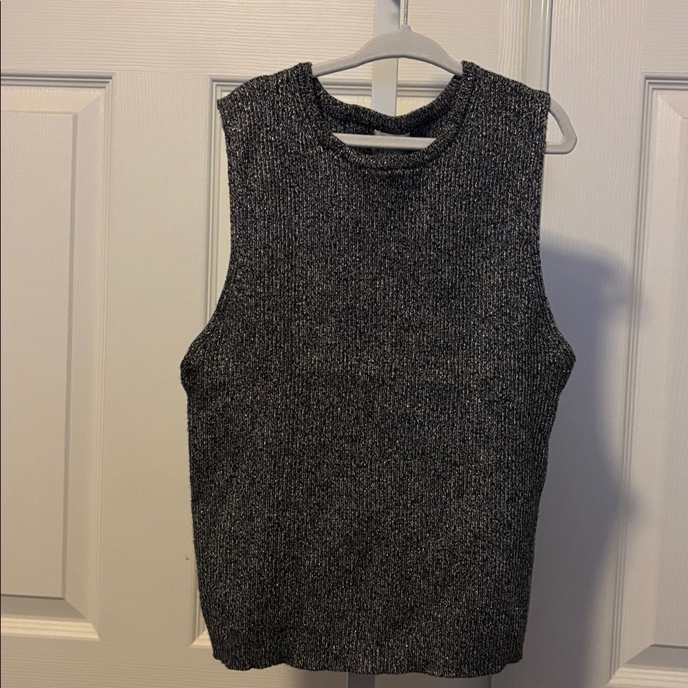 NWT Knit vest Top in Black and Gray